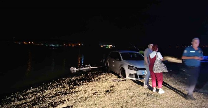 Tekne gezisi faciaya dönüştü: Genç adam gölde kayboldu