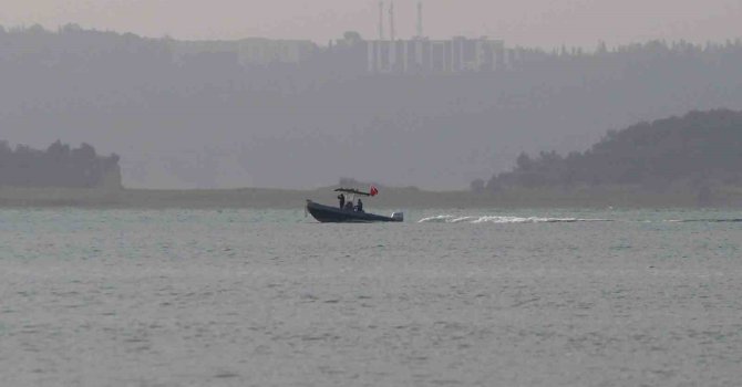 Tekneden göle düşen genci arama çalışmaları sürüyor