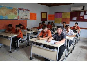 Sınıfın afacanları derece yaptı, köy okulunun gururu oldu