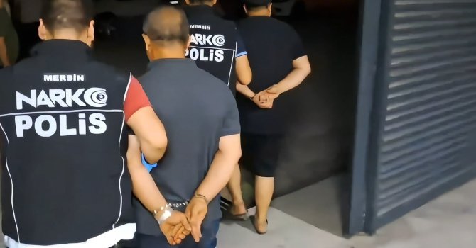 Meyve suyu üretim deposuna uyuşturucu baskını: 812 kilo sentetik ecza maddesi ele geçirildi