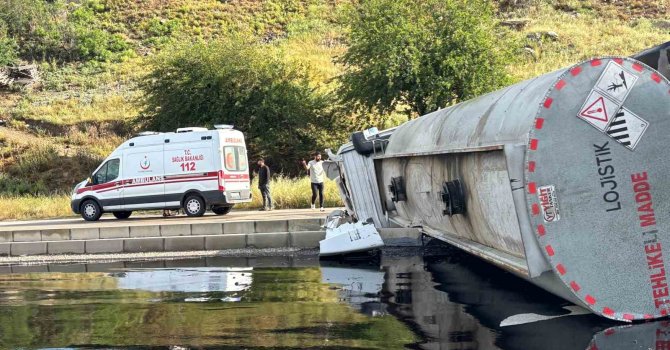 Osmaniye’de petrol yüklü tanker devrildi