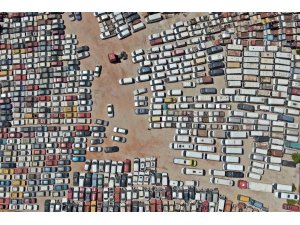 Yediemin otoparkları araç mezarlığına döndü, 25 yıldır bekleyen araçlar var