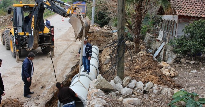 Kumluca Yazır’da hasarlı büzler yenilendi