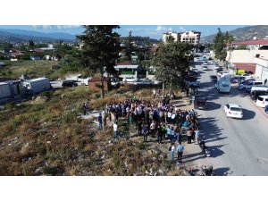 Vatandaşlar arasında anlaşmazlık nedeniyle bir kazma dahi vurulamadı