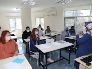 Yabancı vatandaşlar Türkçeyi ATASEM’de öğreniyor