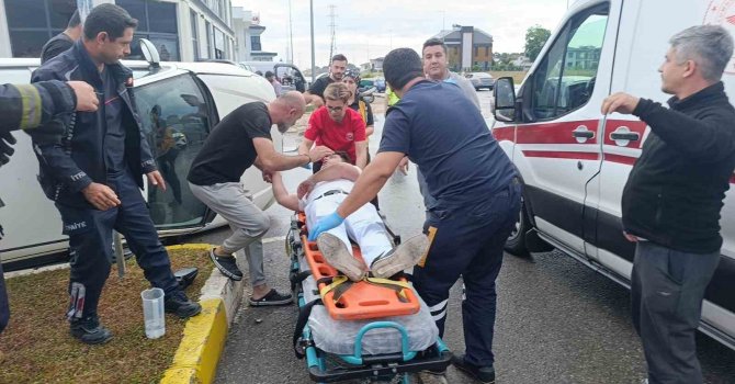 Kavşakta çarpıştığı otomobilin devrilmesine sebep oldu, sürücü 1.18 promil alkollü çıktı