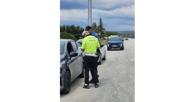 Kurallara uymadığı tespit edilen 2 araca ceza