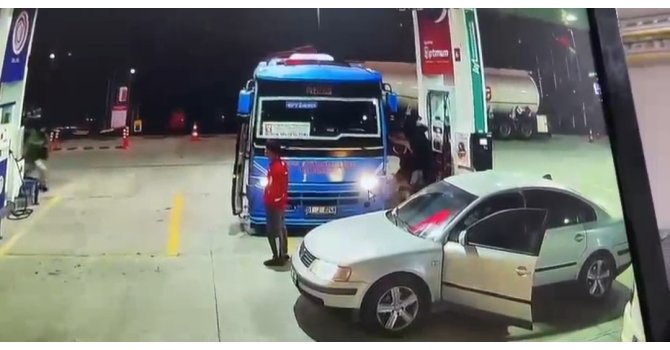 Sürücülerin güzergah kavgası kamerada