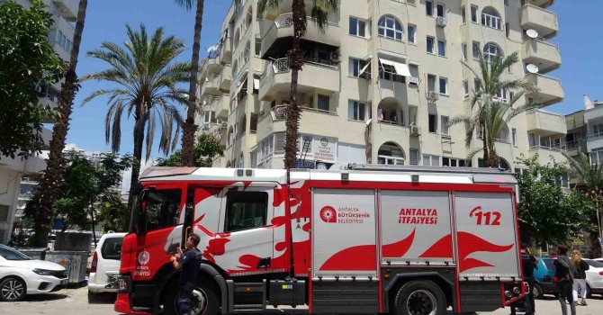 Balkonda çıkan yangın korkuttu