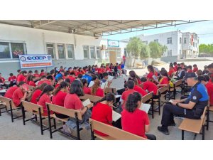 Mersin polisi öğrenciler için okuma etkinliği düzenledi
