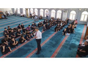 Anamur’da gençler camilerde buluştu