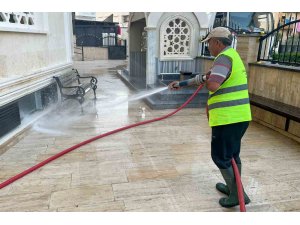 Manavgat Belediyesi’nden bayram öncesi cami temizliği