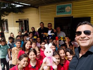 ’Oyuncak Kumbarası’ çocukların yüzünü güldürdü