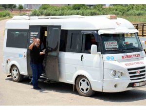 Adana’da tahliyeler başladı: Cezaevinden çıkanlar yakınlarıyla hasret giderdi