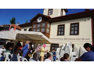 Bu ilçede çocuklar bayram sevincini asırlık çörek toplama geleneği ile yaşıyor