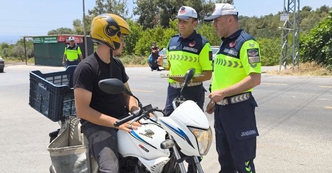 Jandarmadan dron takipli bayram kutlaması