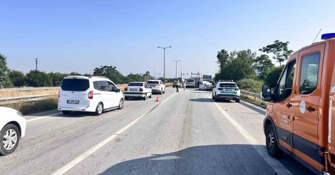 Hatay’da kamyon 3 aracı biçti: 1 ölü, 10 yaralı