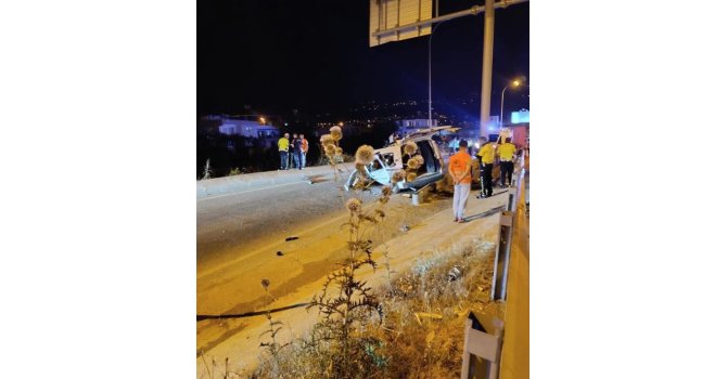 Kahramanmaraş’ta hafif ticari araç bariyere çarptı: 1 ölü, 1 yaralı