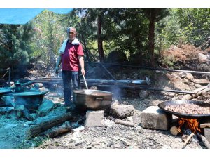 Adana’nın dağ köyünde 89 yıllık bayram geleneği