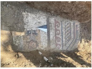 Altyapı çalışmalarında Roma döneminden kalma mozaik bulundu