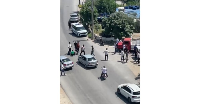 Trafik kazasında sonra çıkan kavgayı polis havaya ateş ederek ayırabildi