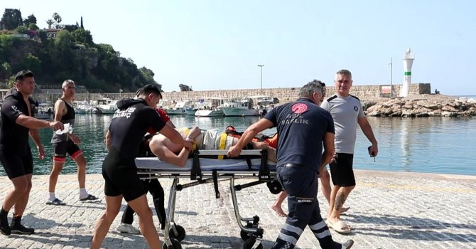 SUB yapan genç boğulma tehlikesi geçirdi, yardımına Deniz Polisi yetişti