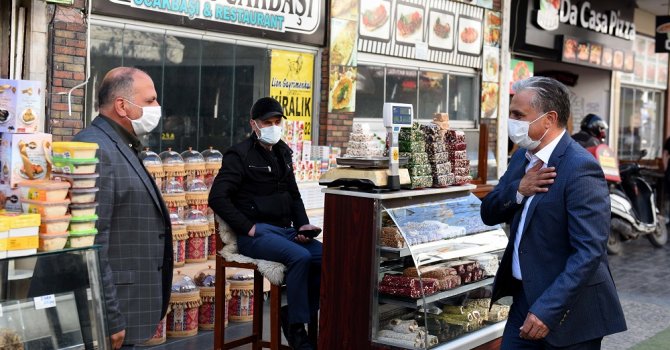 Başkan Uysal, esnafı ziyaret etti
