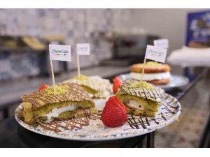 Adana sıcakları dondurmalı tatlılara rağbeti arttırdı