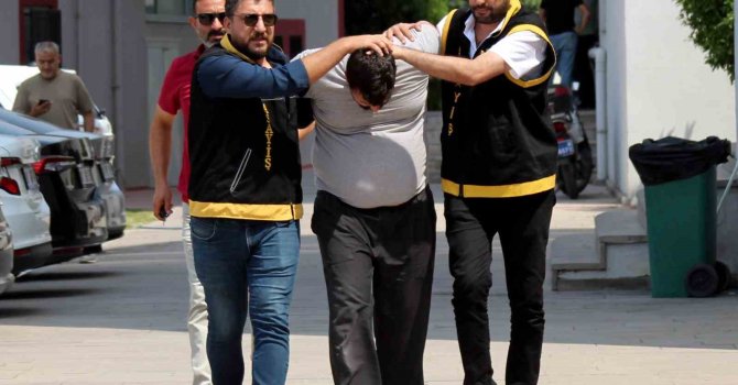 Katil evlat, annesini ’Al karını evimden git’ sözü üzerine öldürmüş