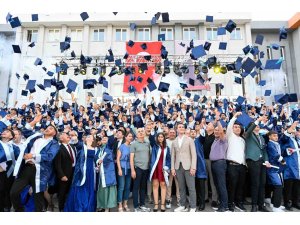 Ali Bahar AOSB Teknik Koleji’nde ilk mezuniyet coşkusu: 254 öğrenci kep attı