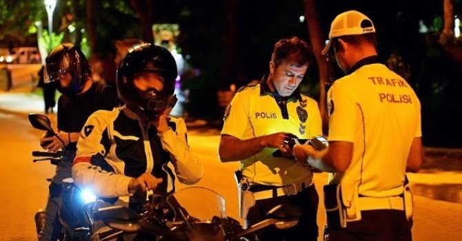 Isparta’da kurallara uymayan 14 sürücüye ceza kesildi