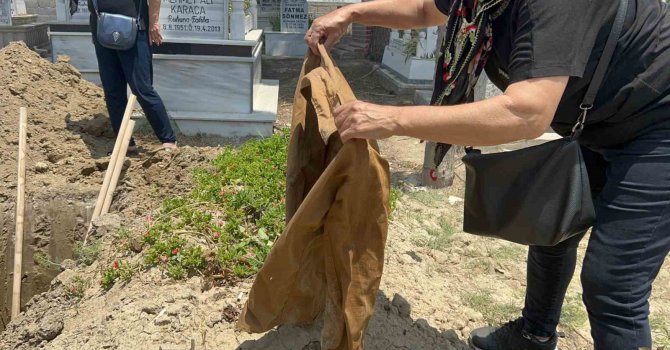 Baba ve kızları yan yana defnedildi