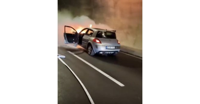 Demirkapı Tüneli’nde alev alan otomobil kullanılamaz hale geldi