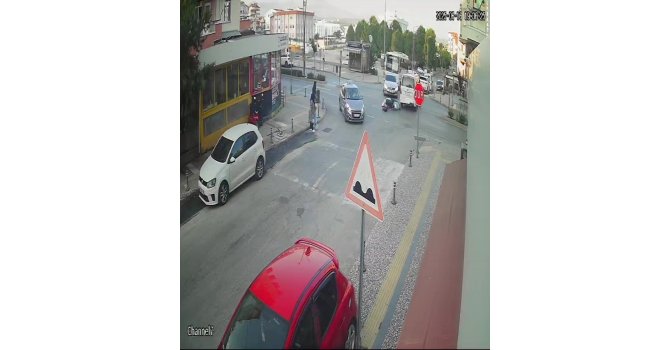 Önüne çıkan araca çarpmamak için motosikletini devirdi: 1 yaralı