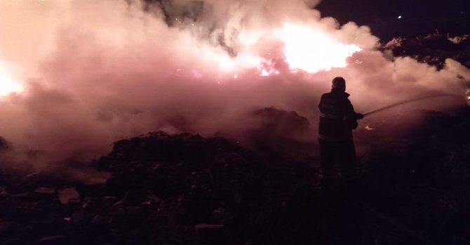 Samandağ’da çöplük yangını