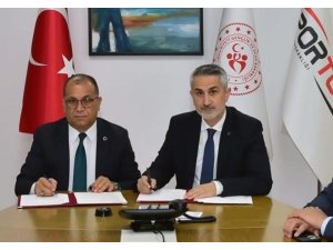 Saimbeyli’ye 5 adet halı saha yapılacak