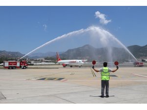 Macaristan’ın başkenti Budapeşte’den Gazipaşa’ya ilk uçuş gerçekleşti