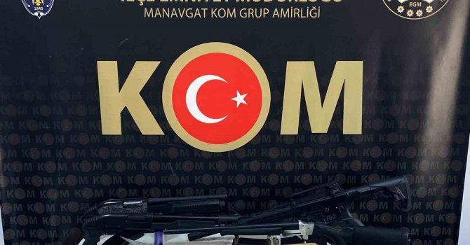 Antalya’da son bir haftada 33 şüpheli yakalandı, çok sayıda silah ve kaçak ürün ele geçirildi