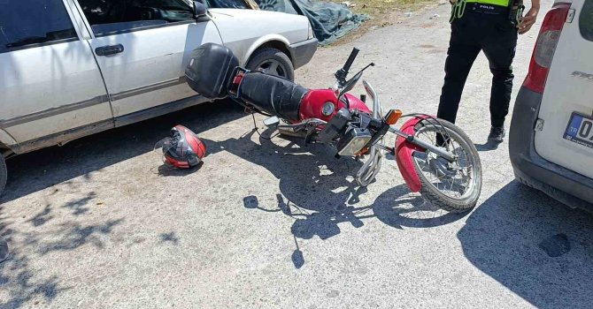 Manavgat’ta motosiklet hafif ticari araca çarptı: 1 yaralı