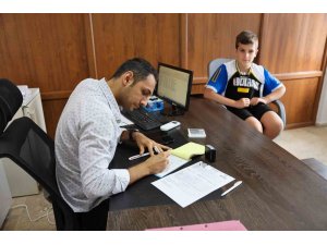 Minik sporcular spora ilk adımlarını Akdeniz’de atıyor