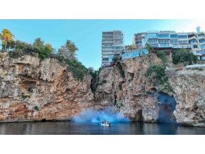 Antalya’da denizden ve karadan haşerelerle mücadele başlatıldı