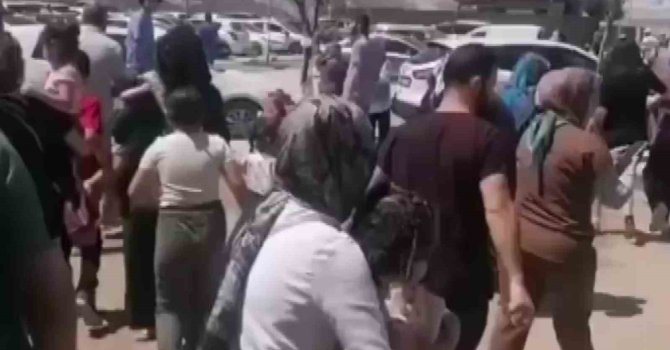 Yol çalışması esnasında yaşanan patlama hastanede paniğe neden oldu