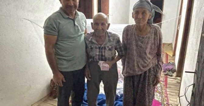 Yangında 80 bin lirasını kaybeden yaşlı adamın parası yenisiyle değiştirildi