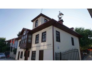 Gölhisar’da kültür mirası yaşatan 97 yıllık konak ilgi görüyor