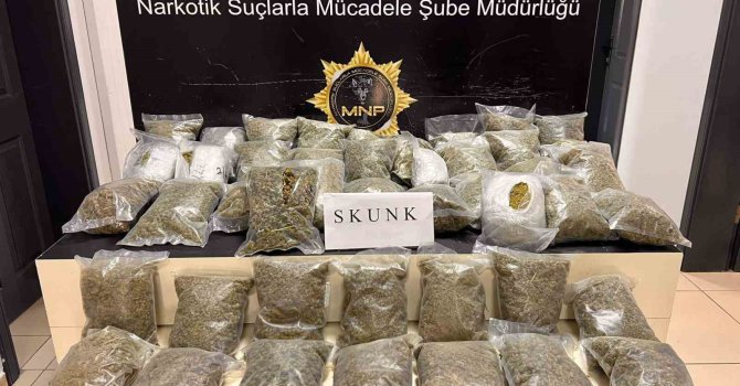 Yün torbalarında kilolarca uyuşturucu ele geçirildi: 3 tutuklama
