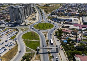Mersin’de D-400 üzerindeki kavşaklara peyzaj düzenlemesi