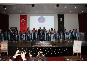 Akdeniz Çocuk Üniversitesi’nde mezuniyet coşkusu