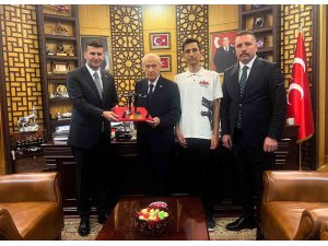 ABD yolundaki ‘TÜRKHAN’ MHP Lideri Bahçeli’ye hediye edildi