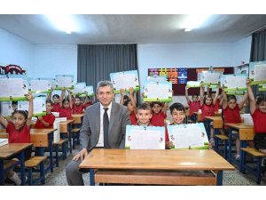 Antalya’da 485 bin 783 öğrenci karne heyecanı yaşadı