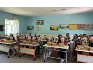 Dörtyol’da 210 öğrenciye karne hediyesi